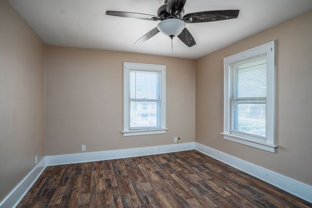 911 W 16th Street, Davenport, IA 52804