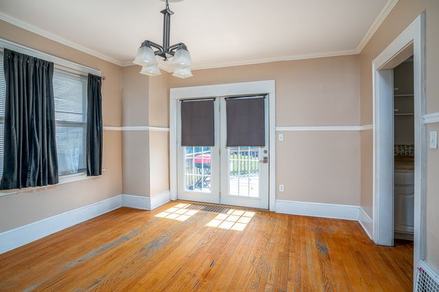 911 W 16th Street, Davenport, IA 52804