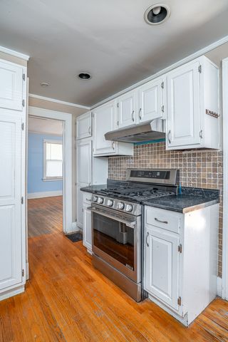 911 W 16th Street, Davenport, IA 52804