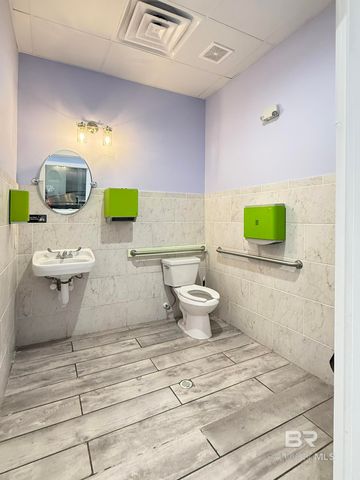 8 Market Street, Orange Beach, AL 36561