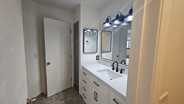 7622 York Avenue S 1205, Edina, MN 55435