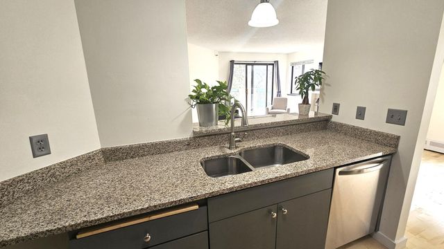 7622 York Avenue S 1205, Edina, MN 55435
