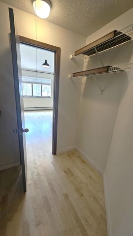 7622 York Avenue S 1205, Edina, MN 55435