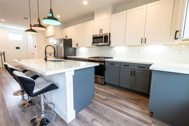 2056 Johanna Drive F, Houston, TX 77055