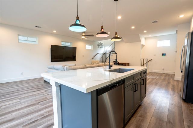 2056 Johanna Drive F, Houston, TX 77055