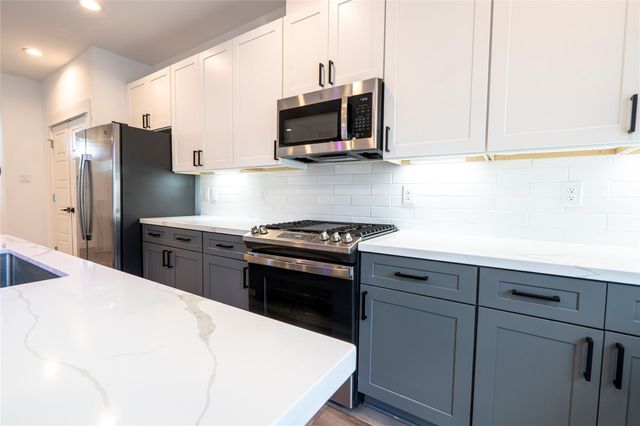 2056 Johanna Drive F, Houston, TX 77055