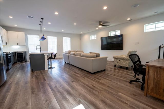 2056 Johanna Drive F, Houston, TX 77055