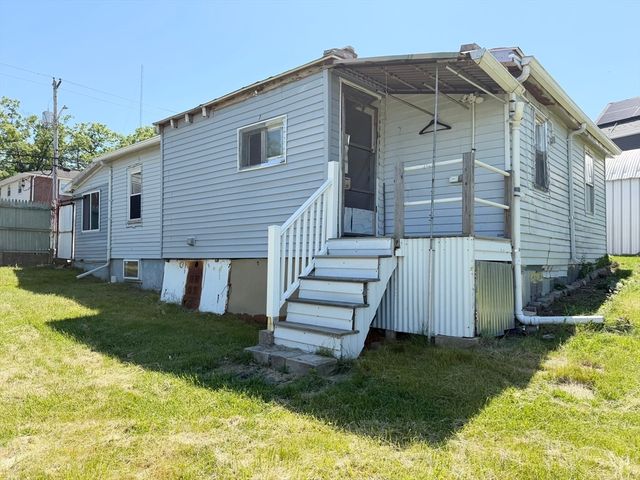 576 Sea St, Quincy, MA 02169