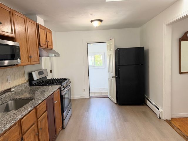 576 Sea St, Quincy, MA 02169