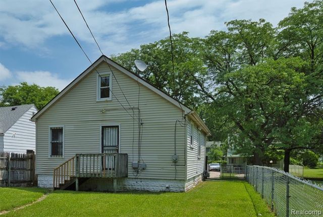 14601 San Juan Drive, Detroit, MI 48238