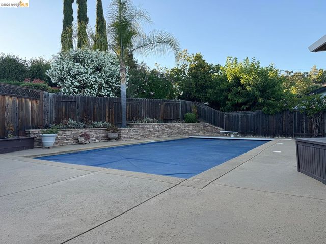 631 Sherree CT, Martinez, CA 94553