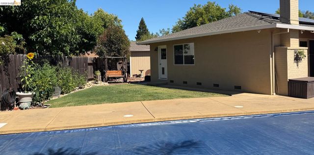 631 Sherree CT, Martinez, CA 94553