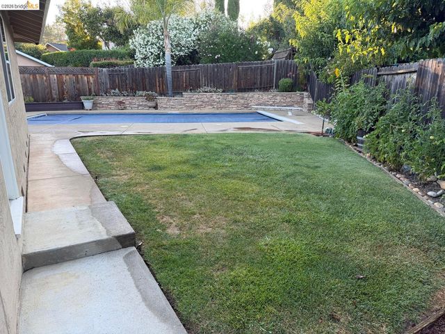 631 Sherree CT, Martinez, CA 94553