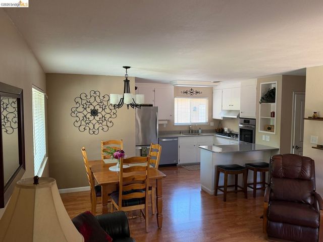 631 Sherree CT, Martinez, CA 94553