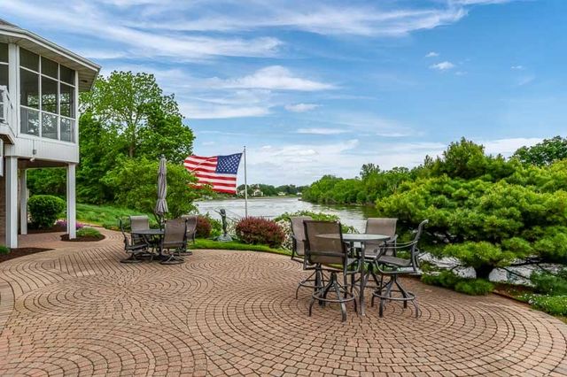 111 Sycamore Lane, Machesney Park, IL 61115