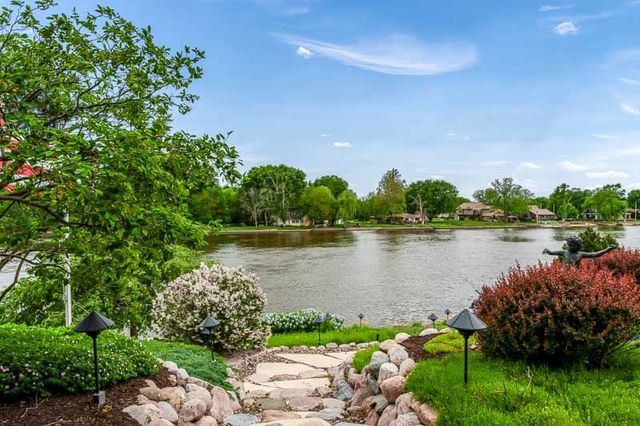111 Sycamore Lane, Machesney Park, IL 61115