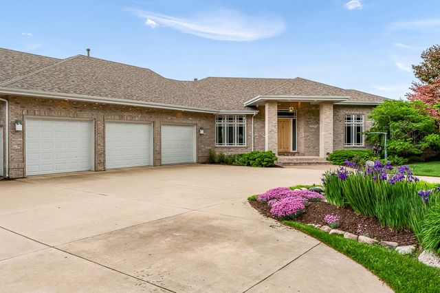 111 Sycamore Lane, Machesney Park, IL 61115