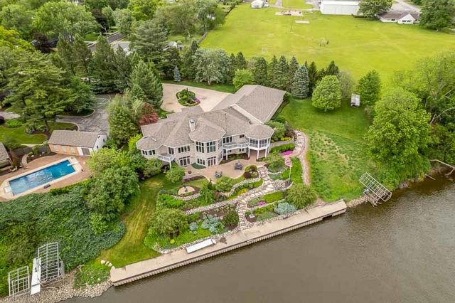 111 Sycamore Lane, Machesney Park, IL 61115