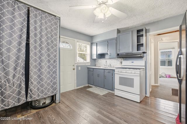 1600 Thornberry Ave, Louisville, KY 40215