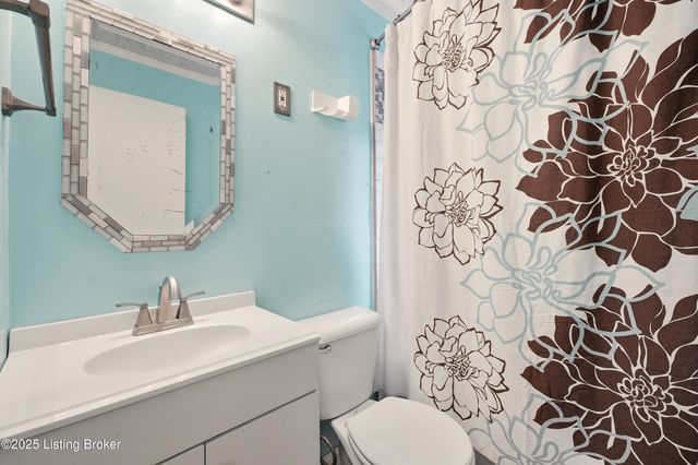 1600 Thornberry Ave, Louisville, KY 40215