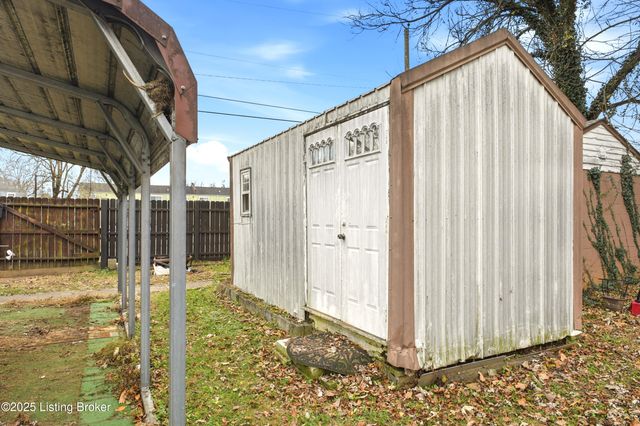 1600 Thornberry Ave, Louisville, KY 40215