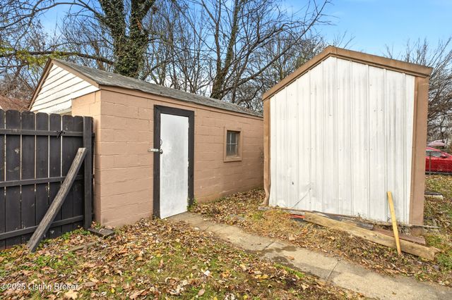 1600 Thornberry Ave, Louisville, KY 40215