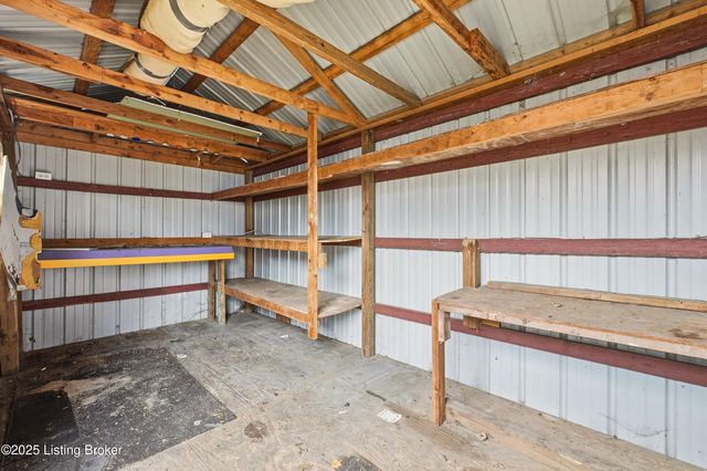 1600 Thornberry Ave, Louisville, KY 40215