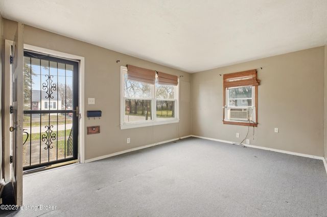 1600 Thornberry Ave, Louisville, KY 40215