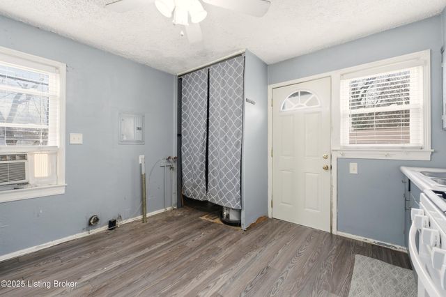 1600 Thornberry Ave, Louisville, KY 40215