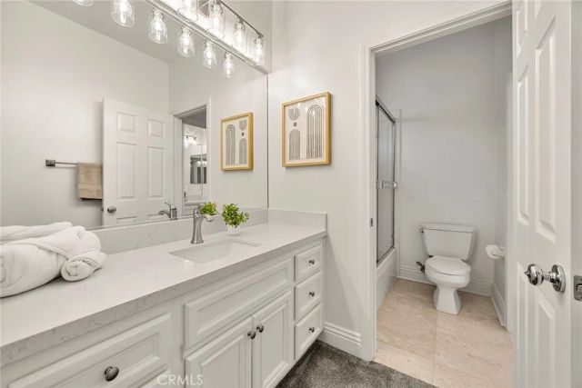 1049 S Summer Breeze, Anaheim Hills, CA 92808