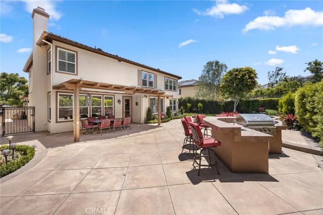1049 S Summer Breeze, Anaheim Hills, CA 92808