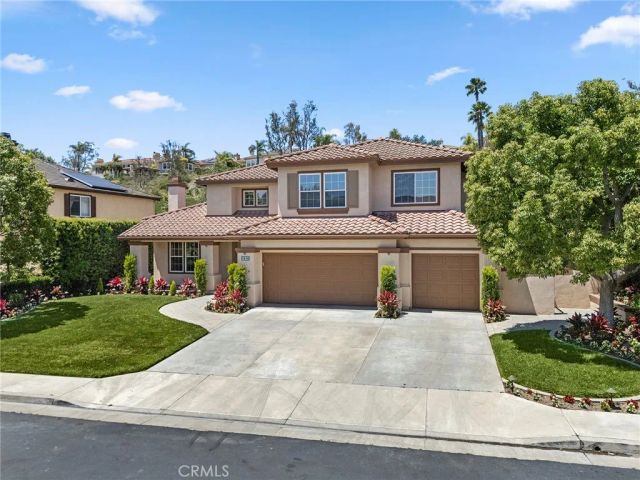 1049 S Summer Breeze, Anaheim Hills, CA 92808