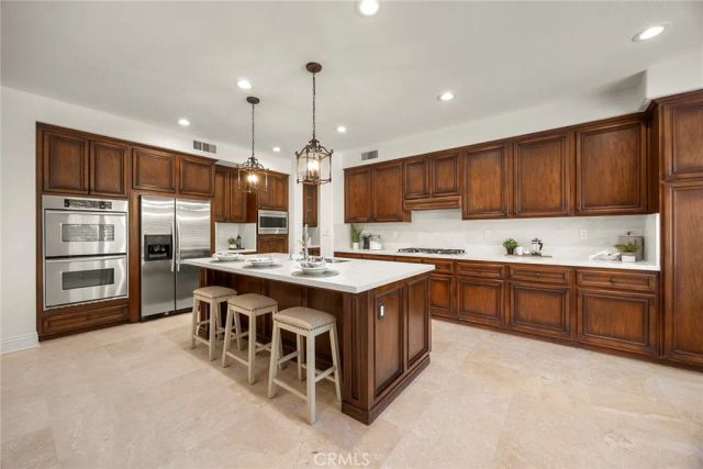 1049 S Summer Breeze, Anaheim Hills, CA 92808