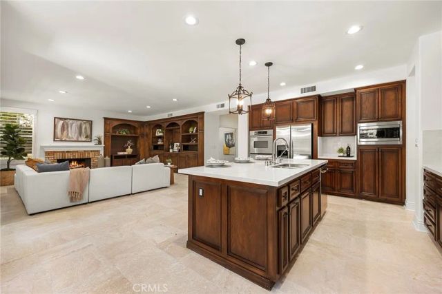 1049 S Summer Breeze, Anaheim Hills, CA 92808