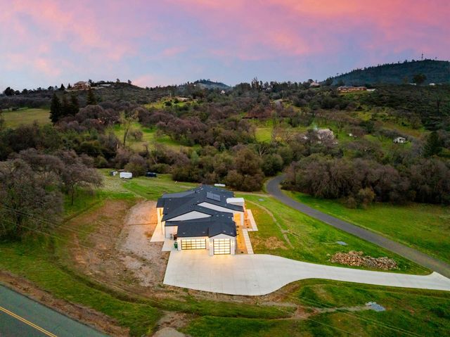 5035 Broken Bow Ln, Rescue, CA 95672