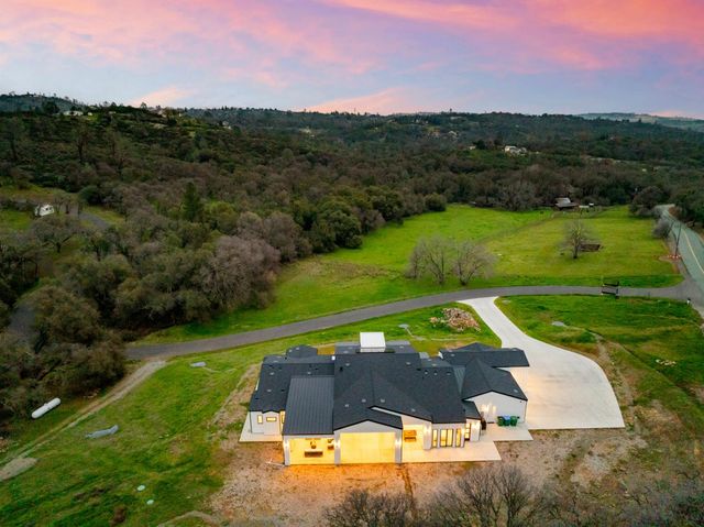 5035 Broken Bow Ln, Rescue, CA 95672