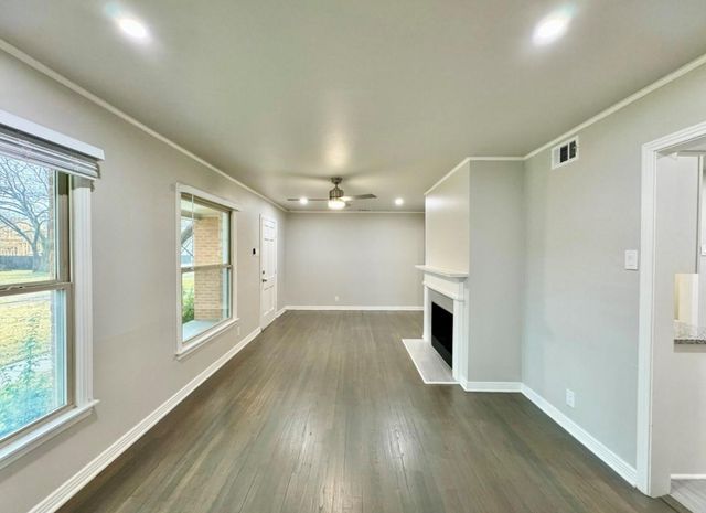 515 Bondstone Drive, Dallas, TX 75218