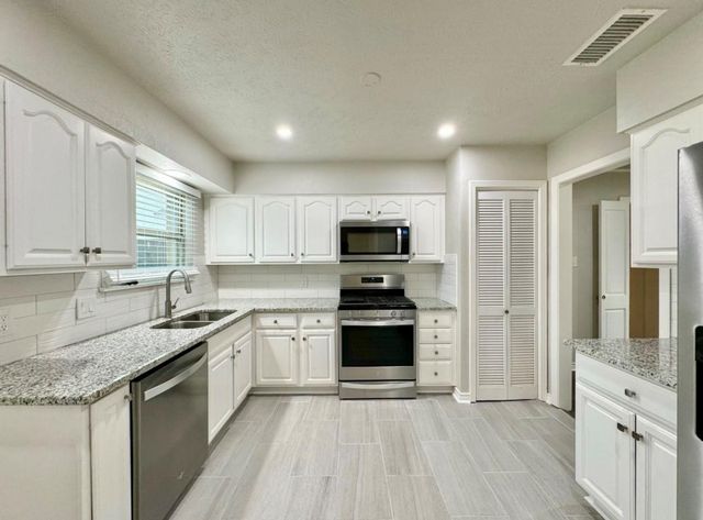 515 Bondstone Drive, Dallas, TX 75218