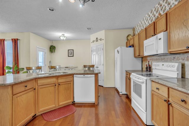 2500 Redfield Drive, Mesquite, TX 75181