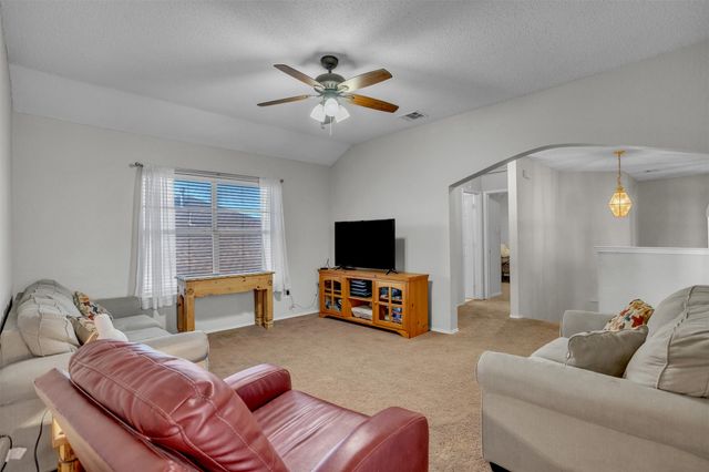 2500 Redfield Drive, Mesquite, TX 75181