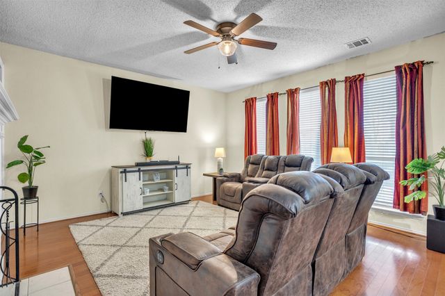 2500 Redfield Drive, Mesquite, TX 75181