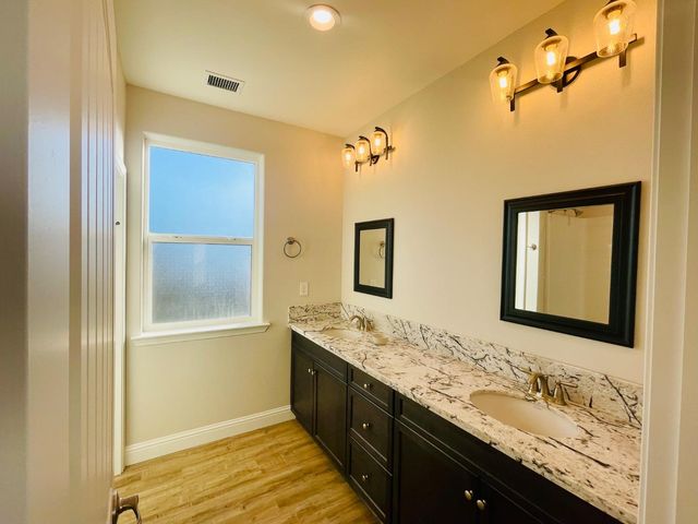 15783 W. Crimson Ave, Kerman, CA 93630
