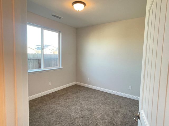 15783 W. Crimson Ave, Kerman, CA 93630
