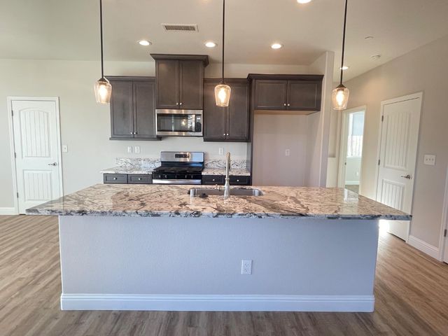 15783 W. Crimson Ave, Kerman, CA 93630