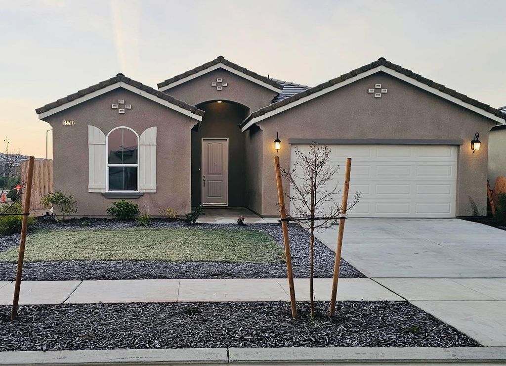 15783 W. Crimson Ave, Kerman, CA 93630