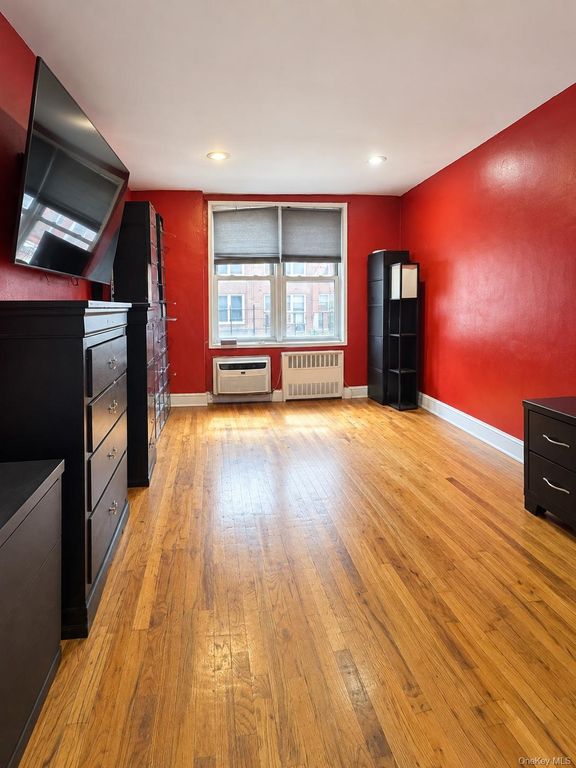 86-16 60th Avenue 4Q, Elmhurst, NY 11373 — photo 2
