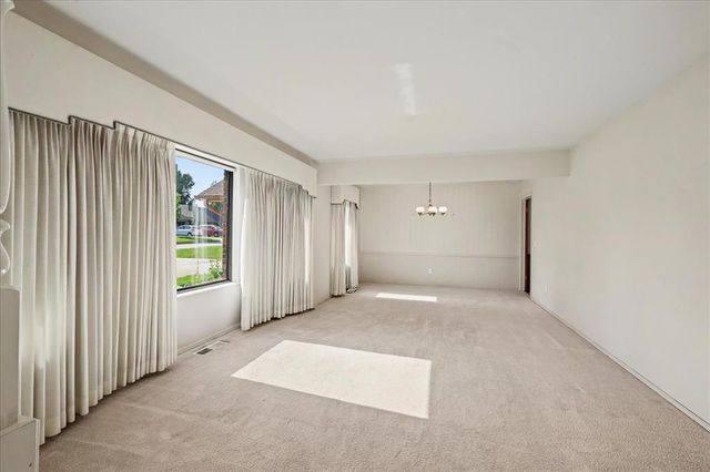 2708 N Meridian Place, Oklahoma City, OK 73127