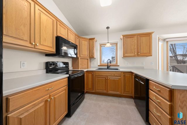 2009 S Purdue Ave Avenue, Sioux Falls, SD 57106