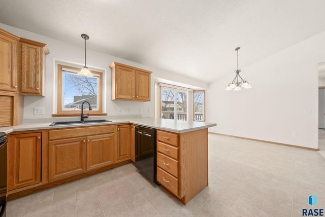 2009 S Purdue Ave Avenue, Sioux Falls, SD 57106