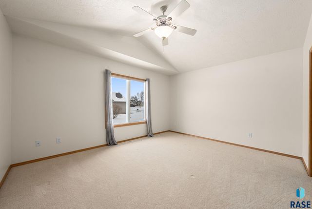 2009 S Purdue Ave Avenue, Sioux Falls, SD 57106